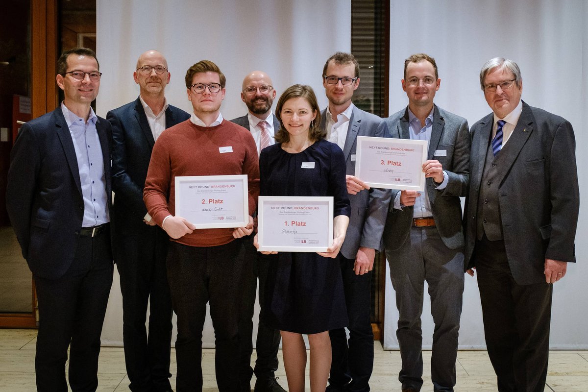 Verleihung der Preise für die drei besten Startups