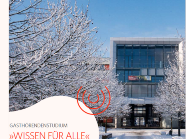 Broschüre "WISSEN FÜR ALLE" mit dem Hauptgebäude der BTU im Winter