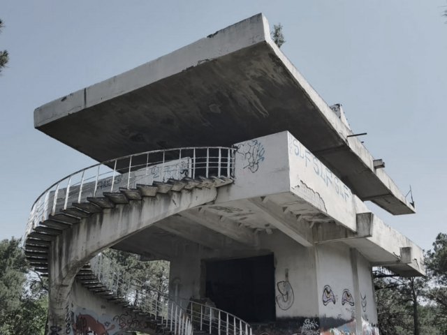 Die Lisis-See Seilbahnstation wird schon seit 1988 nicht mehr genutzt. (Foto: Ruben Scherer)