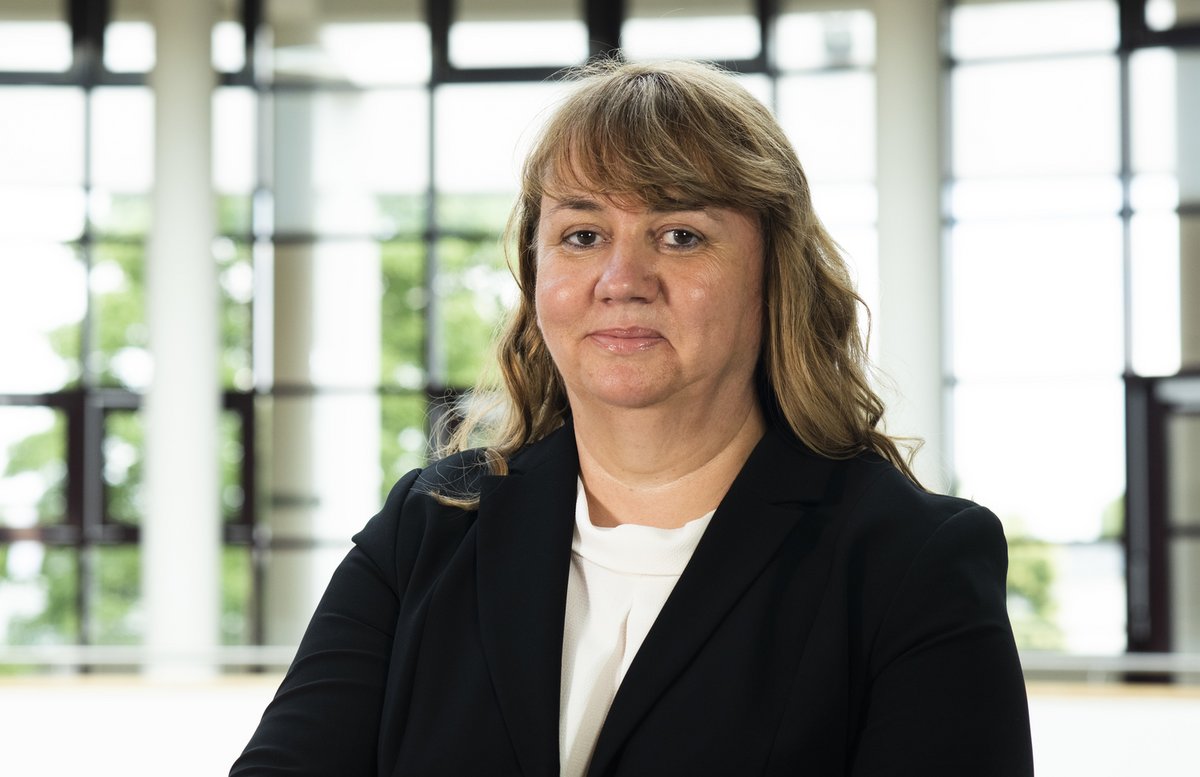 Portrait photo of Jeannette Jänchen.