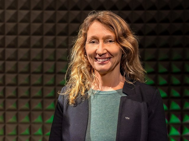 Porträtfoto von Prof. Dr. Juliane Noack Napoles.