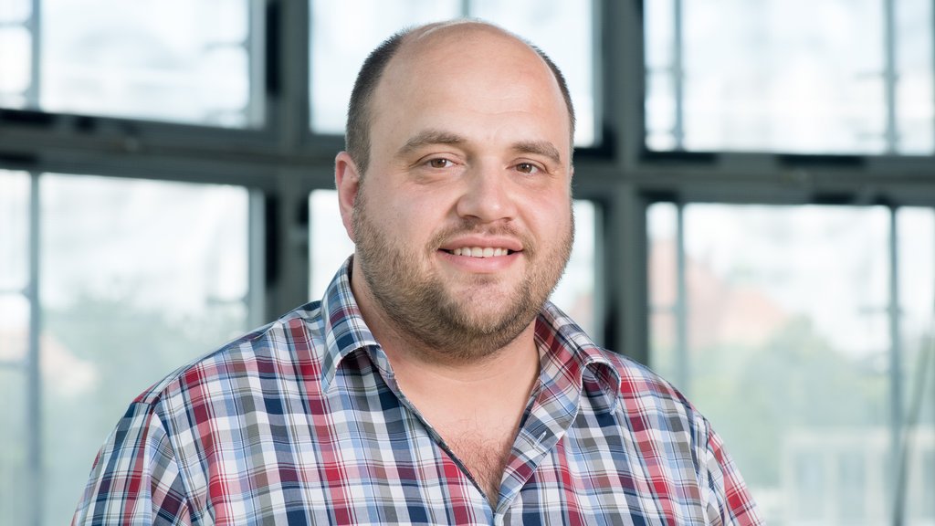 Lehrender im Orientierungsstudium für das Modul Mathematik Dr. rer. nat. Martin Strehler Dr. rer. nat Martin Strehler ist Lehrender im Modul Mathematik des Orientierungsstudiums Mathematik