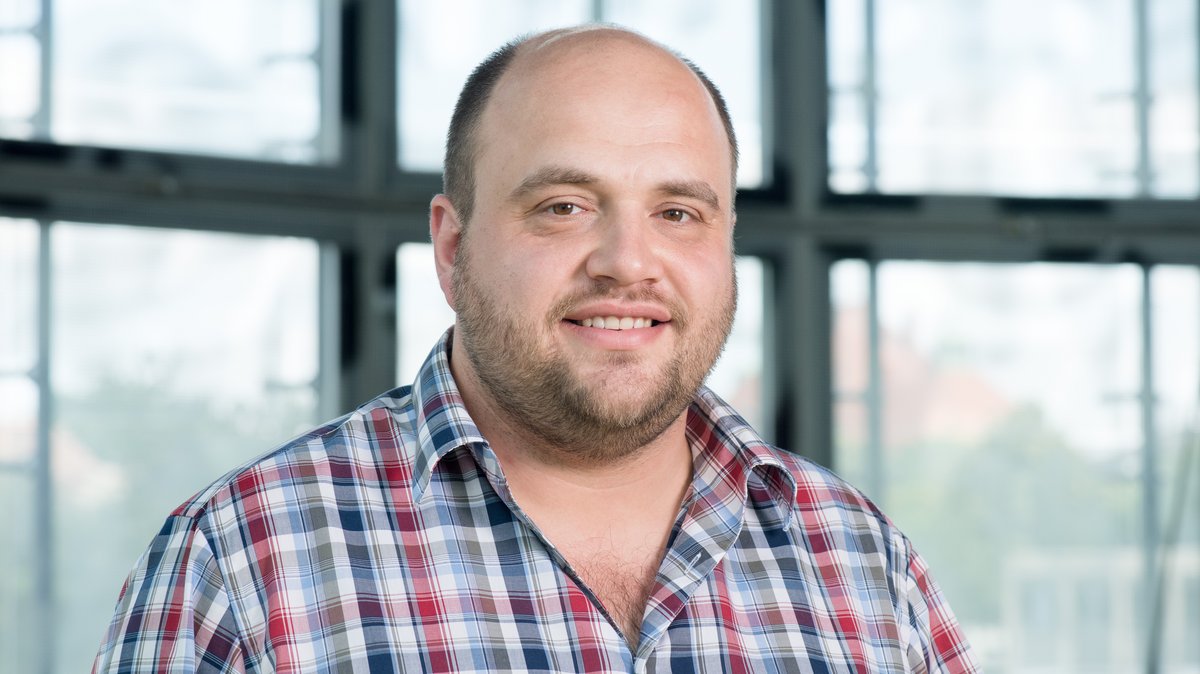 Lehrender im Orientierungsstudium für das Modul Mathematik Dr. rer. nat. Martin Strehler Dr. rer. nat Martin Strehler ist Lehrender im Modul Mathematik des Orientierungsstudiums Mathematik
