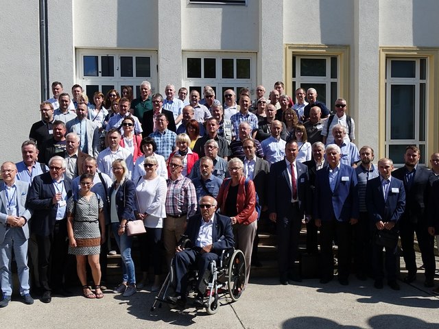 Gruppenfoto mit den Teilnahmern des deutsch-polnischen Wissensforums