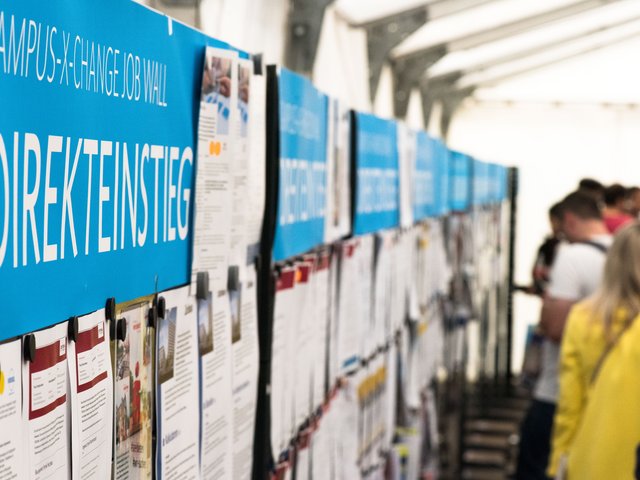 Aushänger auf der »campus-X-change«