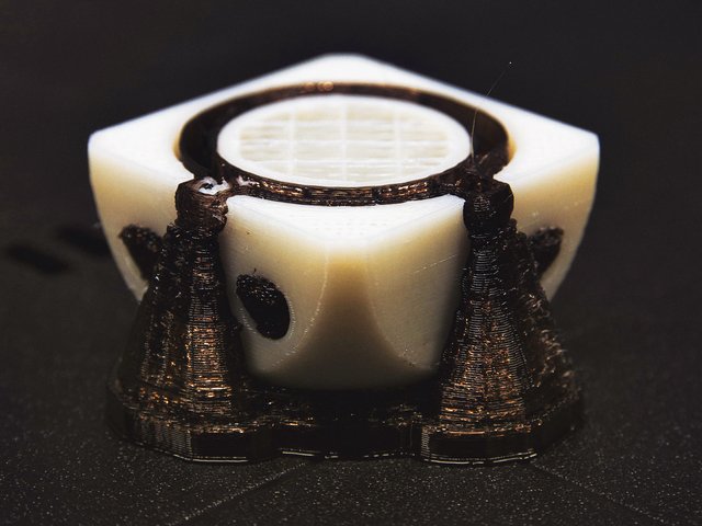 Ein Bauteil, das im 3D-Druck-Verfahrenhergestellt wurde. Foto: BTU, Michael Weist