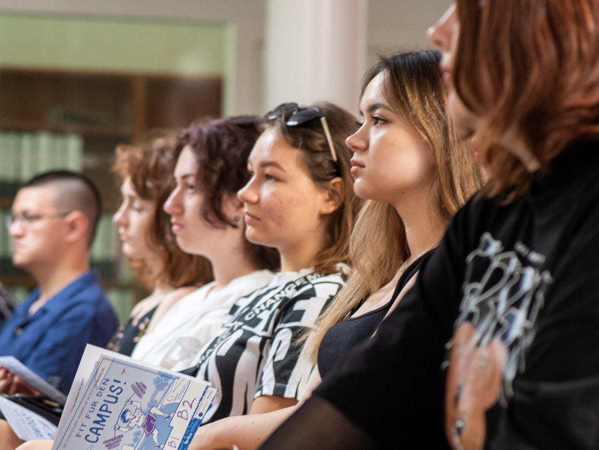 BTU guest students from Ukraine at the kick-off event for the intensive German course "Fit for the Campus! Photo: BTU, Ralf Schuster 