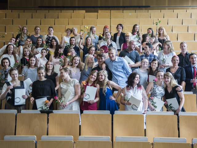 Gruppenbild Absolvent*innen Soziale Arbeit