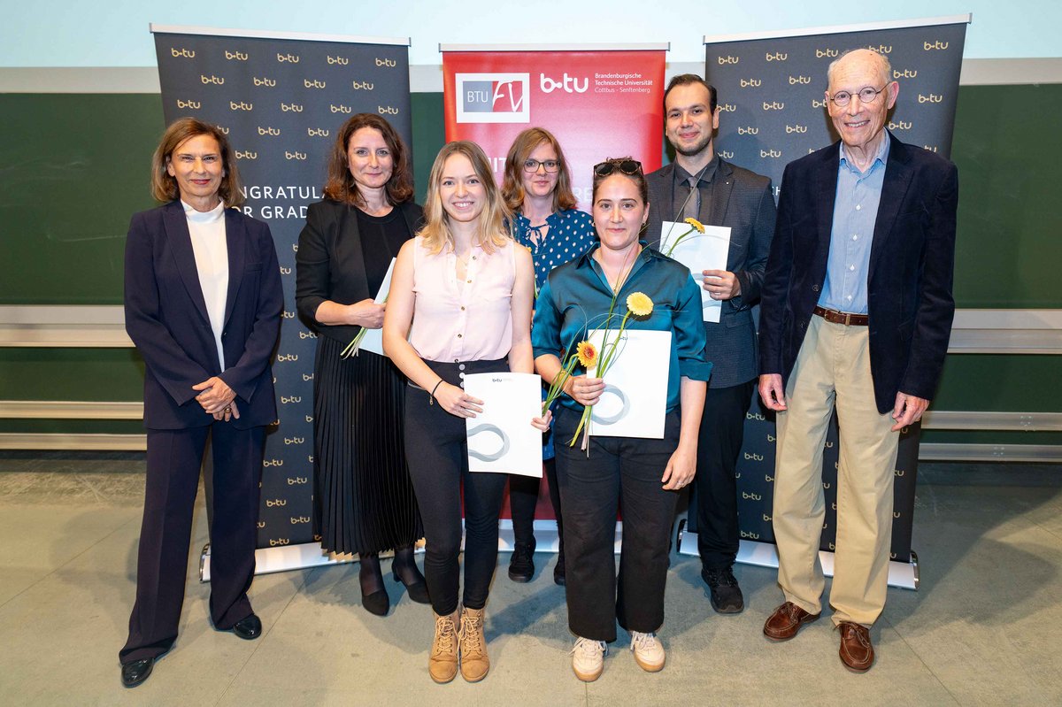Foto der BTU Studierenden mit den besten Masterarbeiten