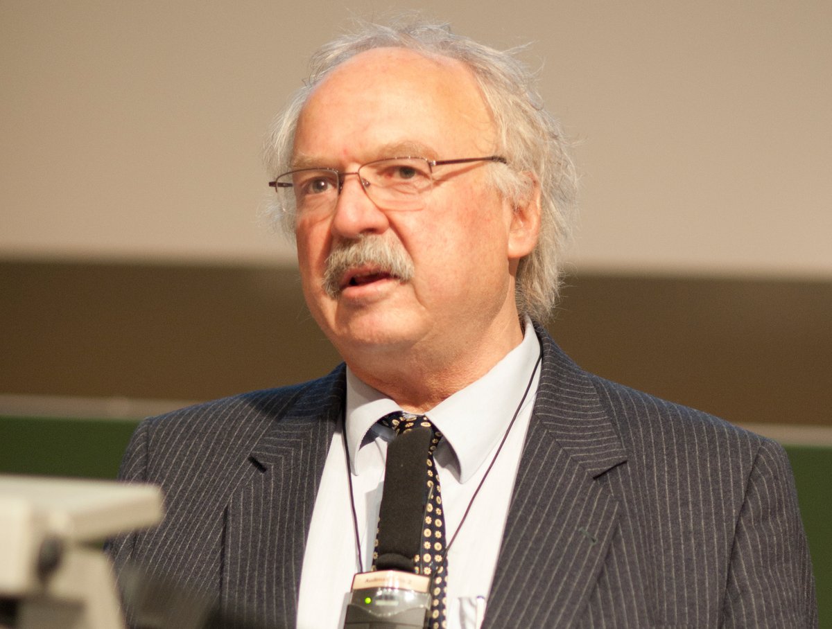 Prof. Schluchter während einer Vorlesung