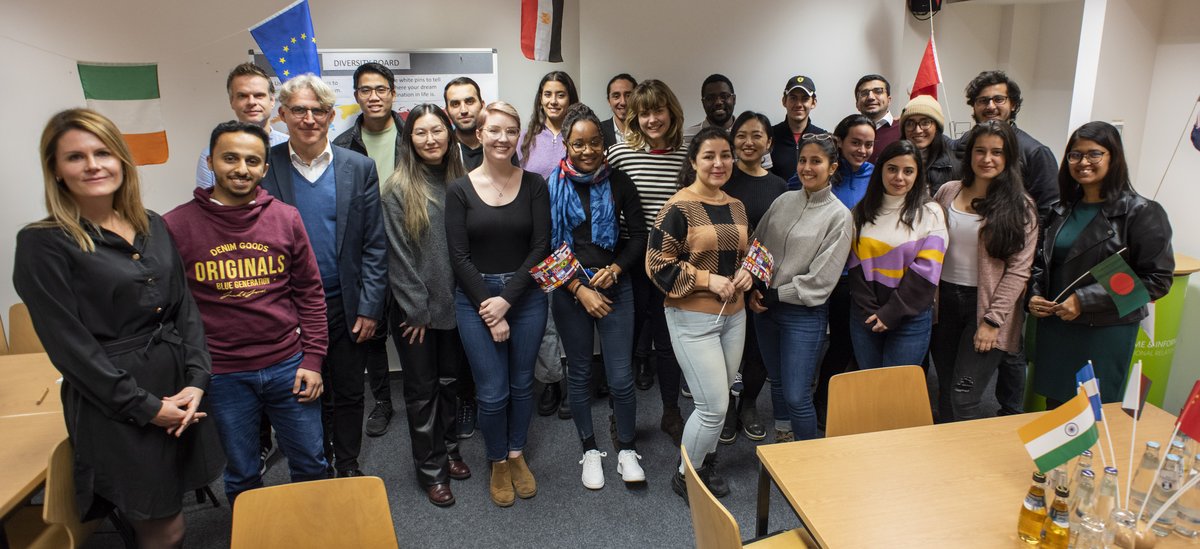 Group picture during the meeting 