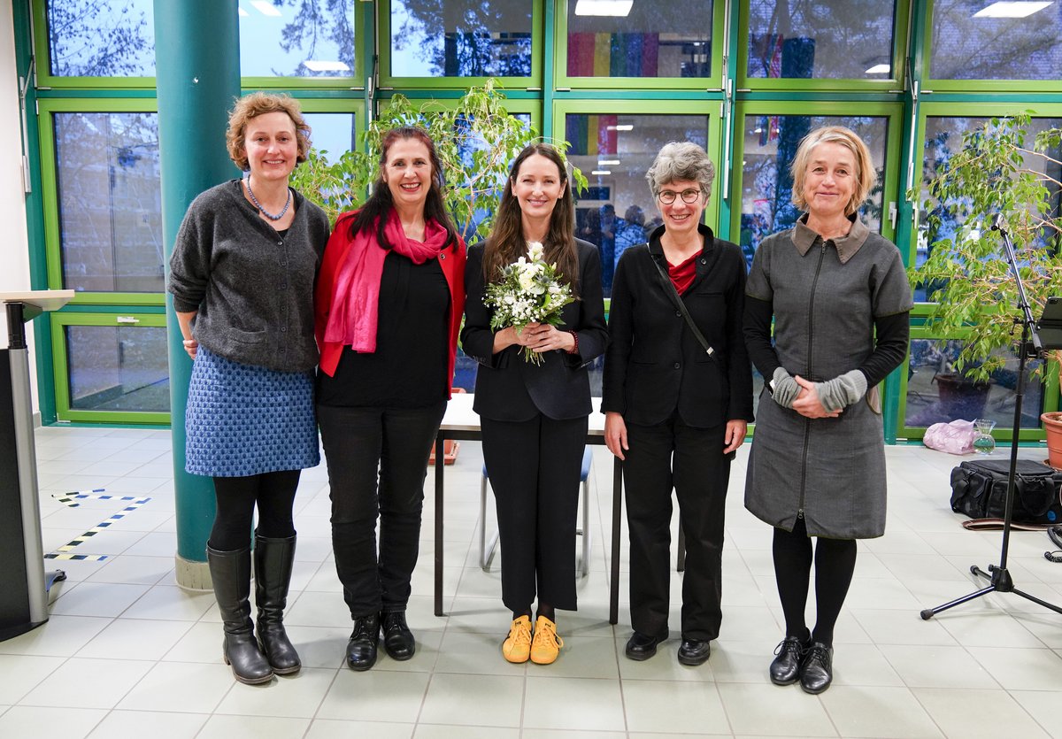 Gruppenbild fünf Frauen