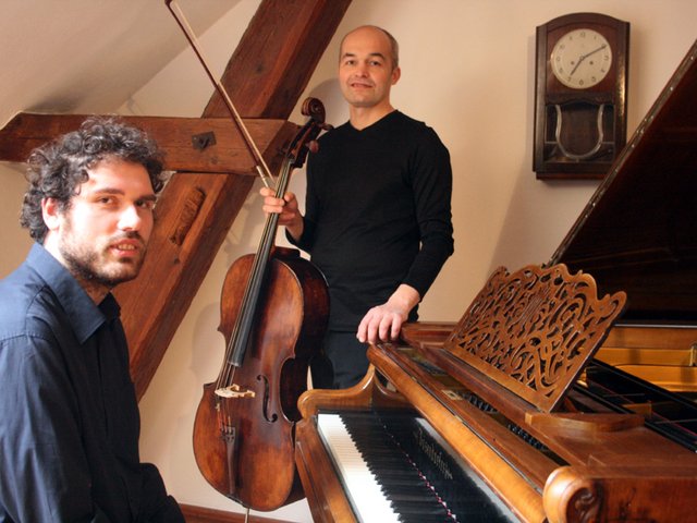 Die Musiker Neritan Hysa (li.) und Meinhard Holler.