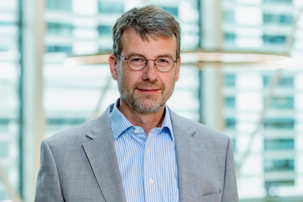 Portrait photo of Dr. Bernd Wenzel. Photo:Svea Pietschmann