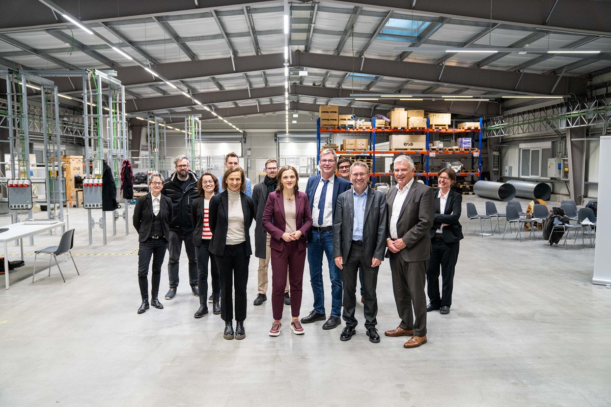 Gruppenbild der Gäste und des BTU-Teams