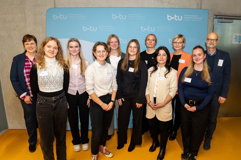 MINT-Frauenstipendium MINT-Frauenstipendium