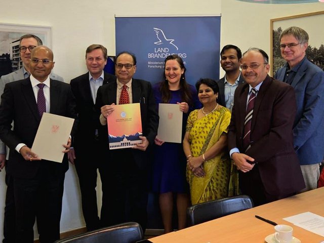 Group picture of the participants