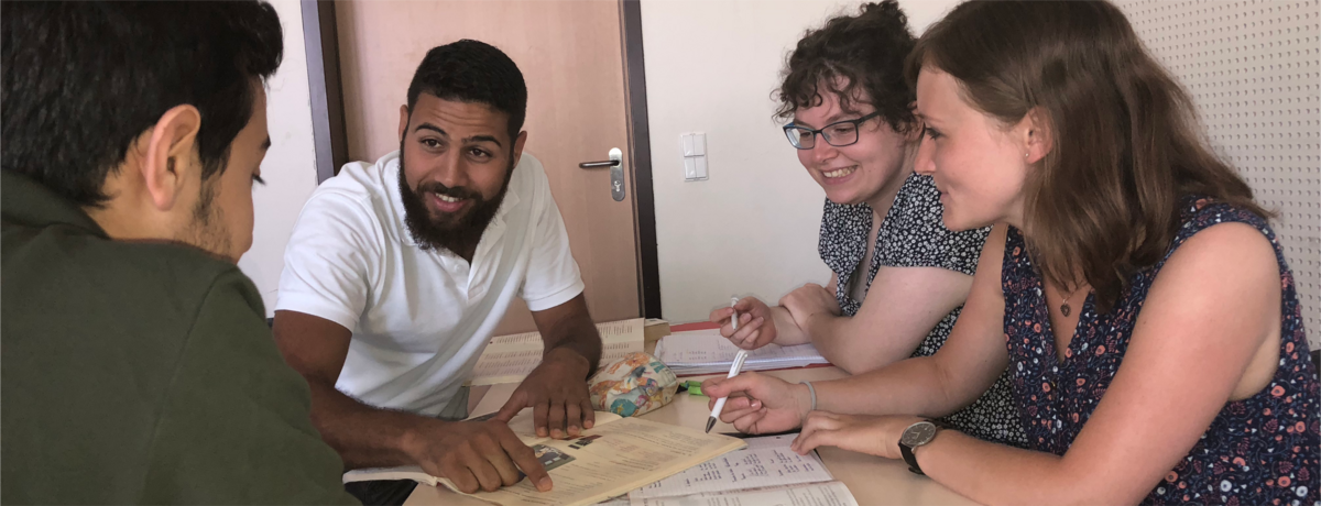 Studierende im Sprachenlernkurs an der BTU im Orientierungsstudium Im Orientierungsstudium können die Studierenden auch Sprachmodule, wie Englisch, belegen