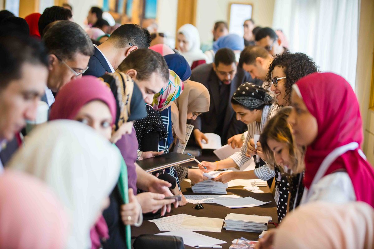 großes Interesse an den Ständen der Universitäten