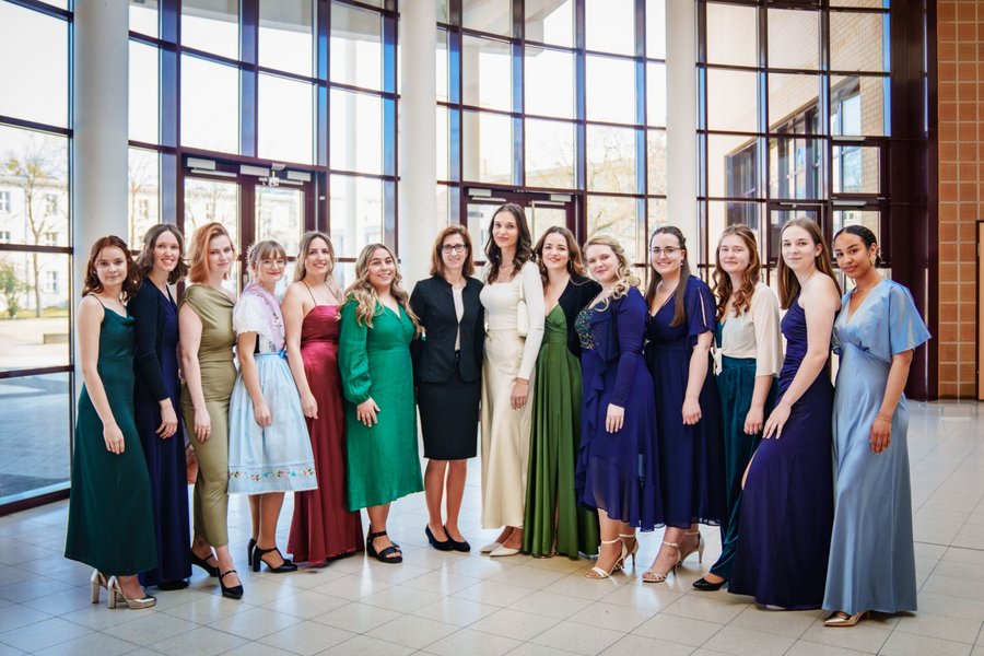 Gruppenfoto mit dem Team im Konrad Zuse Zentrum
