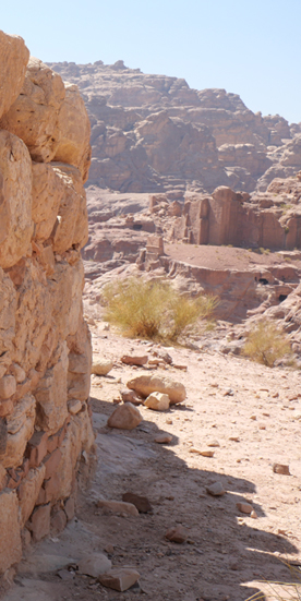 Blick auf den Conway Tower in Petra