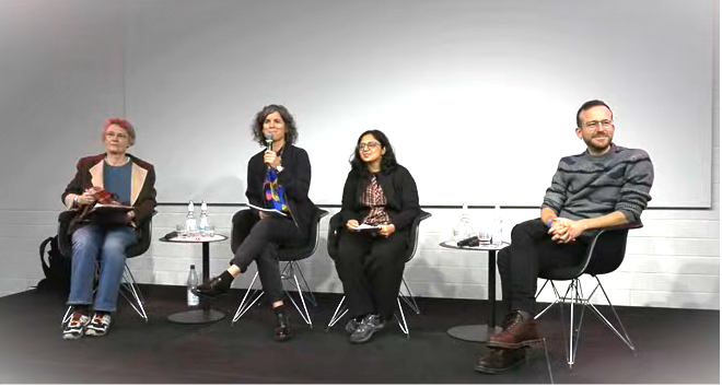 Podiumsdiskution zur Konferenz mit 4 Menschen