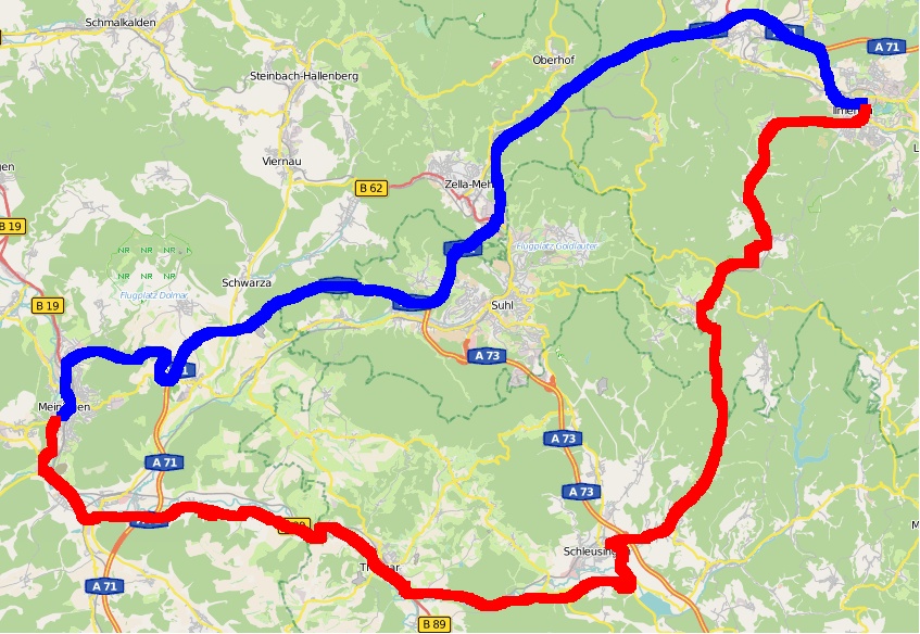 Die Topographie, hier der Thüringer Wald zwischen Ilmenau und Meiningen, beeinflusst den Energieverbrauch eines Fahrzeugs erheblich. (Karte von OpenStreetMap - Veröffentlicht unter ODbL)