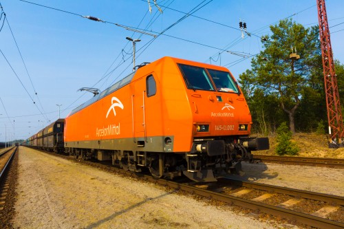 Ellok 145-CL 002 (145 082-4) mit Kalkstein-Ganzzug, Foto: (C) AMEH TRANS, 2020