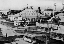 Quelle: GRAEFE 1990, S. 37, Exposition russe de I’industrie et des beaux-arts de 1896 à Nijni-Novgorod. M. [o.D.], Blatt 25 Rückseite