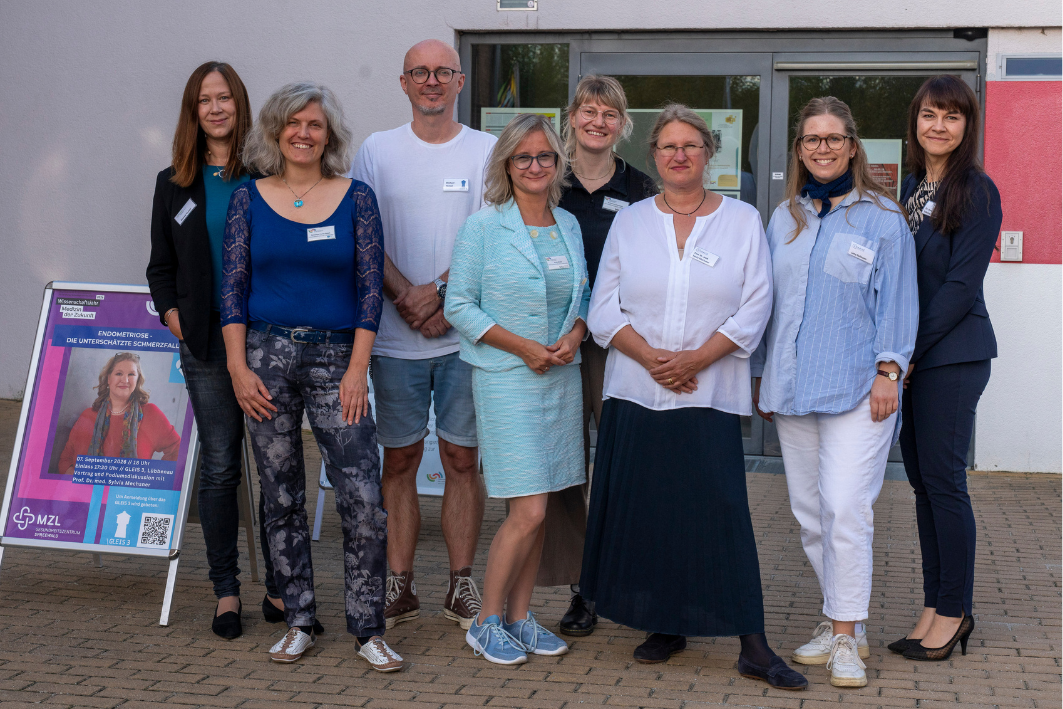 Das Organisationsteam v.l.n.r.: Andrea Trunev, Dominique Franke-Sakuth, Michael Hensel, Nicole Wolski, Rebecca Hohnhaus, Sylvia Mechsner, Anne Hofmann, Sabrina Glagau (© R. Schuster)