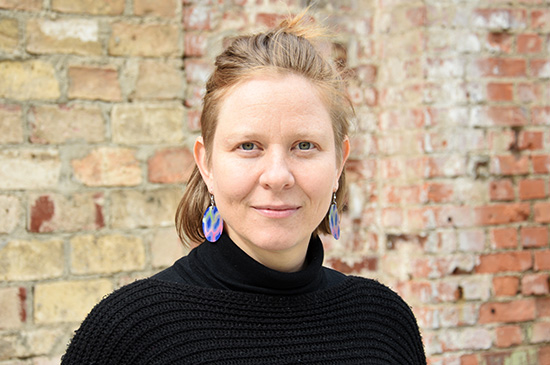 Porträtfoto von Dr. Andrea Vetter.