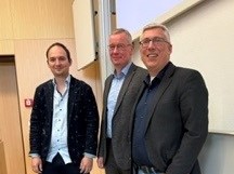 Auf dem Foto (von links nach rechts): Prof. Axel Neffe, Prof. Jörg Acker, Prof. Ruben R. Rosencrantz.