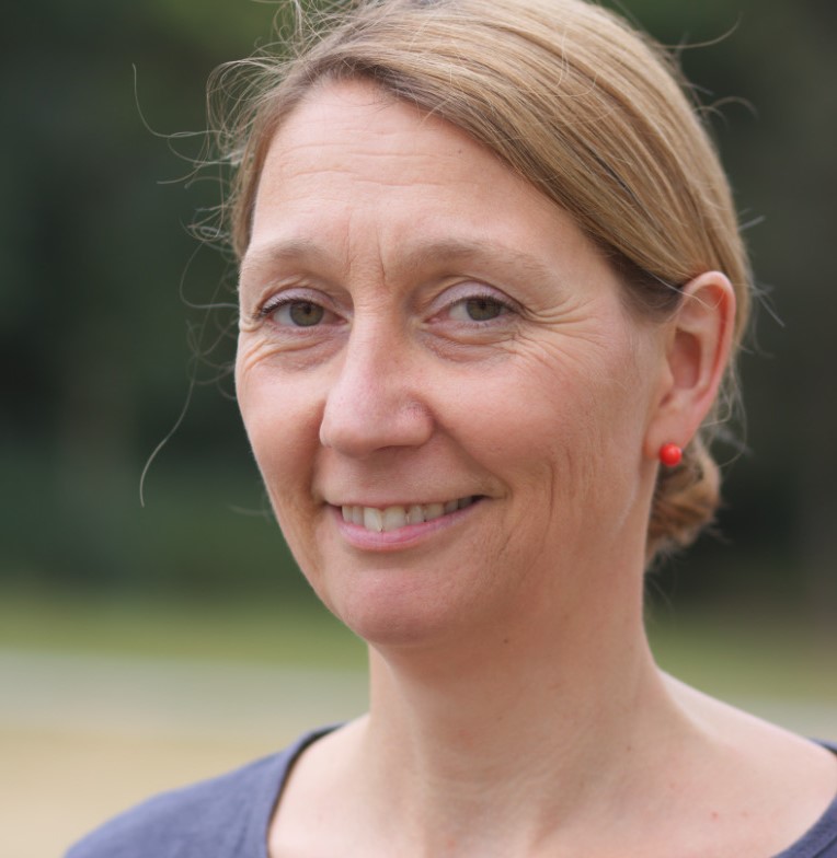 Portraitaufnahme von Prof. Juliane Noack Napoles
