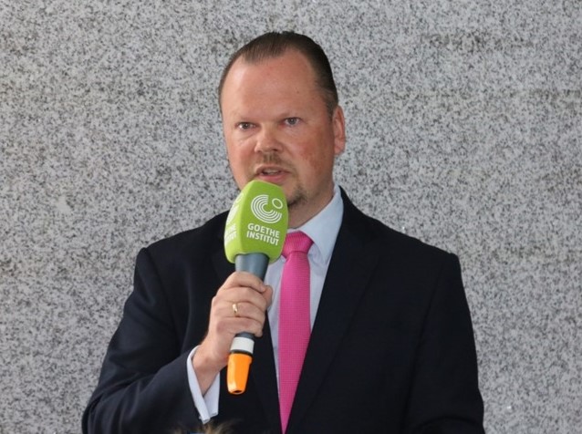 Vertetungsprofessor Dr. phil. habil. Michael Szurawitzki.