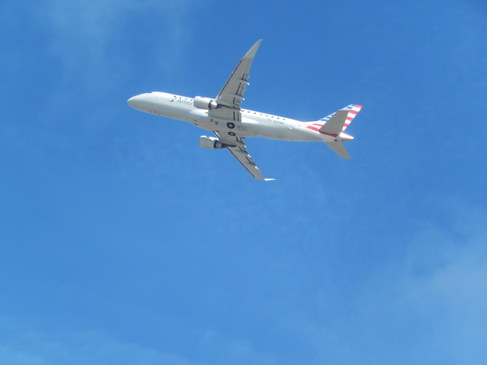 Flugzeug im Steigflug