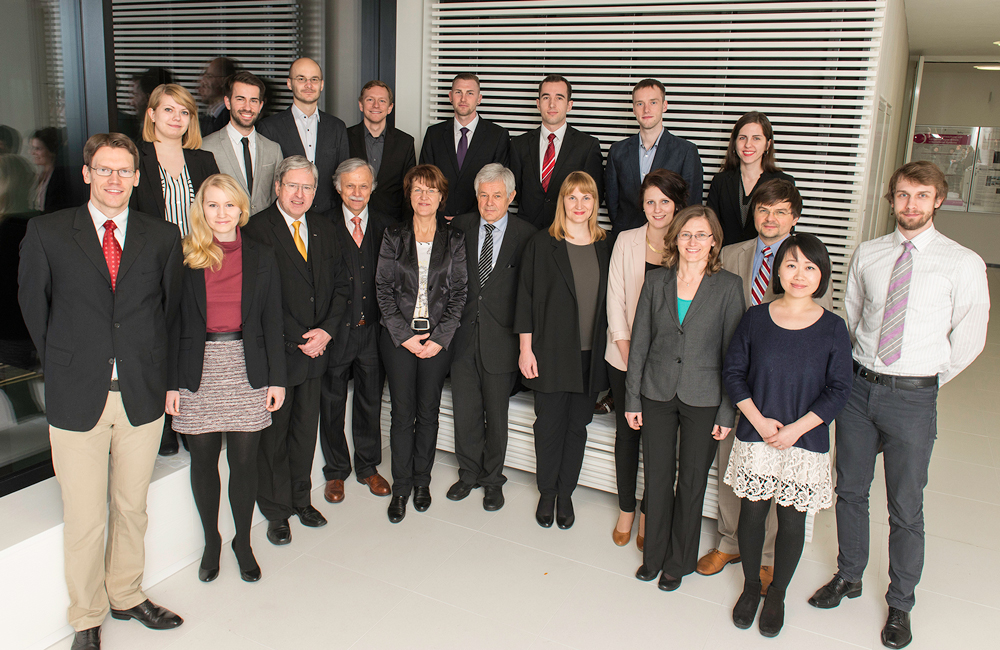 Gruppenfoto der Preisträger 2015 