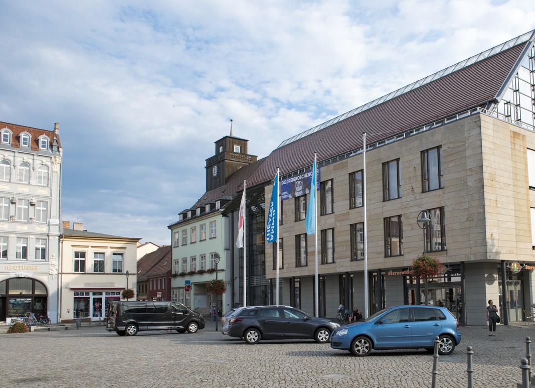 Der Senftenberger Marktplatz mit dem Rathaus. Foto: BTU, Ralf Schuster