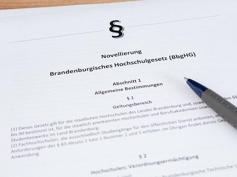 Document titled "Amendment to Brandenburg Higher Education Act."